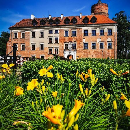 Zamek Uniejow Aparthotel ภายนอก รูปภาพ