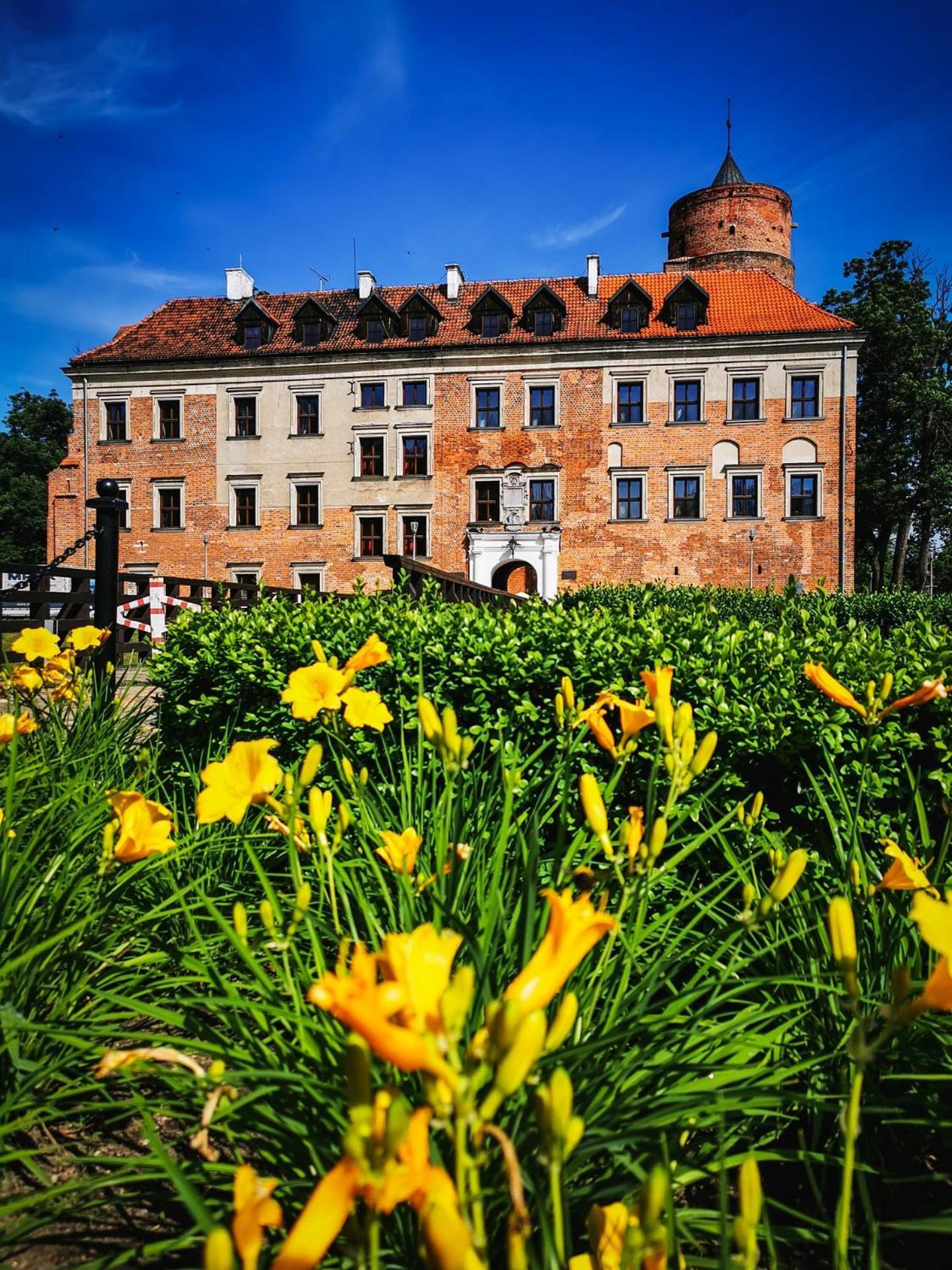 Zamek Uniejow Aparthotel ภายนอก รูปภาพ