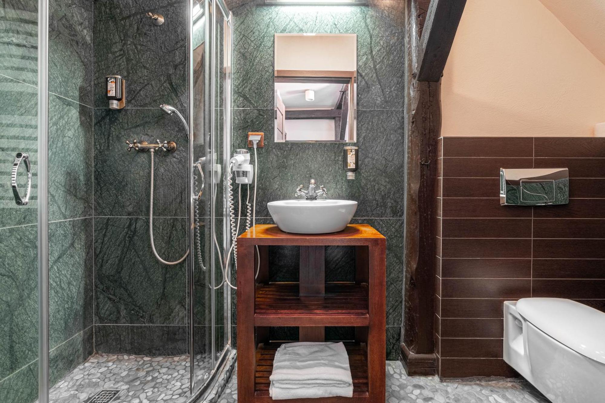 Zamek Uniejow Aparthotel ภายนอก รูปภาพ
