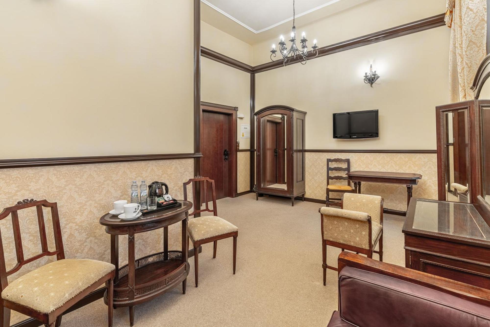 Zamek Uniejow Aparthotel ภายนอก รูปภาพ
