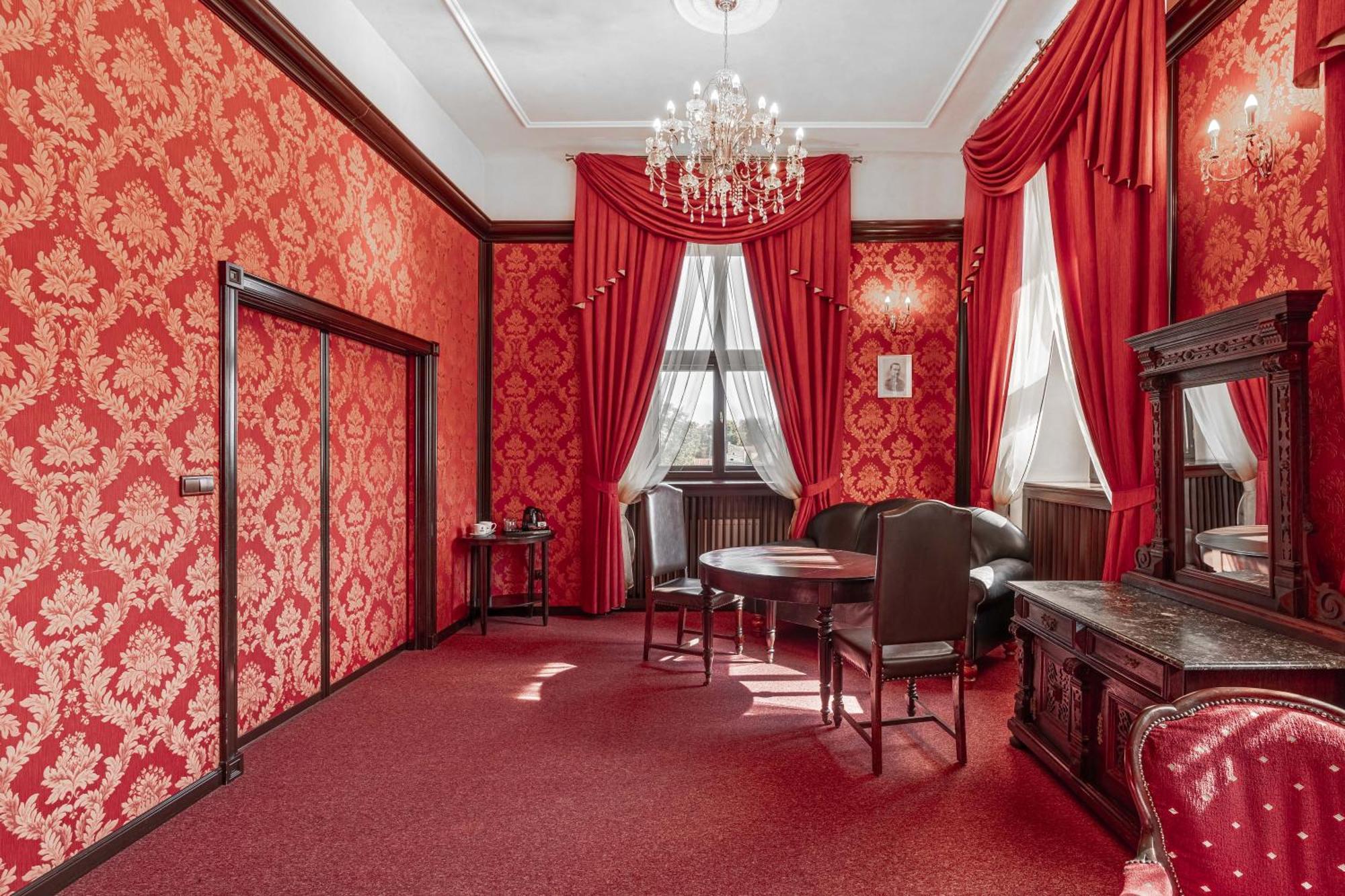 Zamek Uniejow Aparthotel ภายนอก รูปภาพ