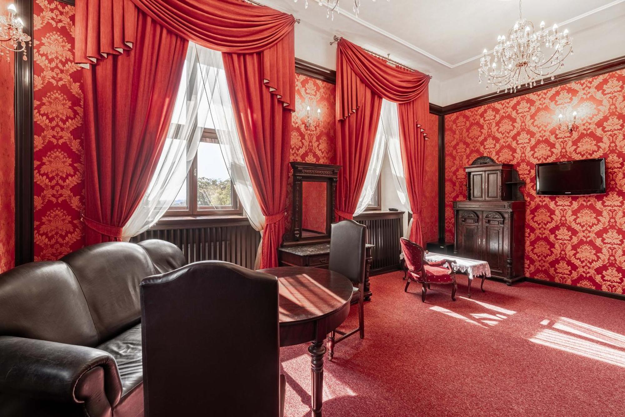 Zamek Uniejow Aparthotel ภายนอก รูปภาพ