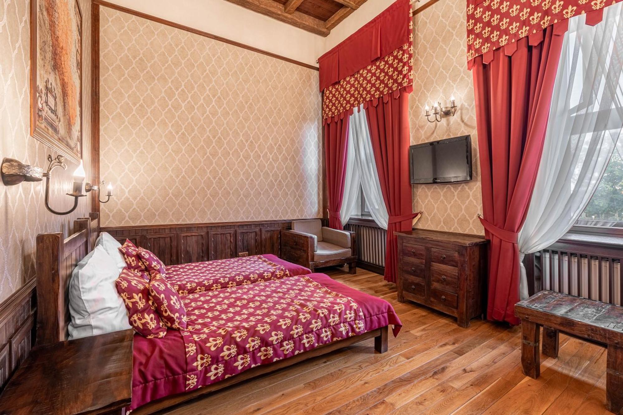 Zamek Uniejow Aparthotel ภายนอก รูปภาพ