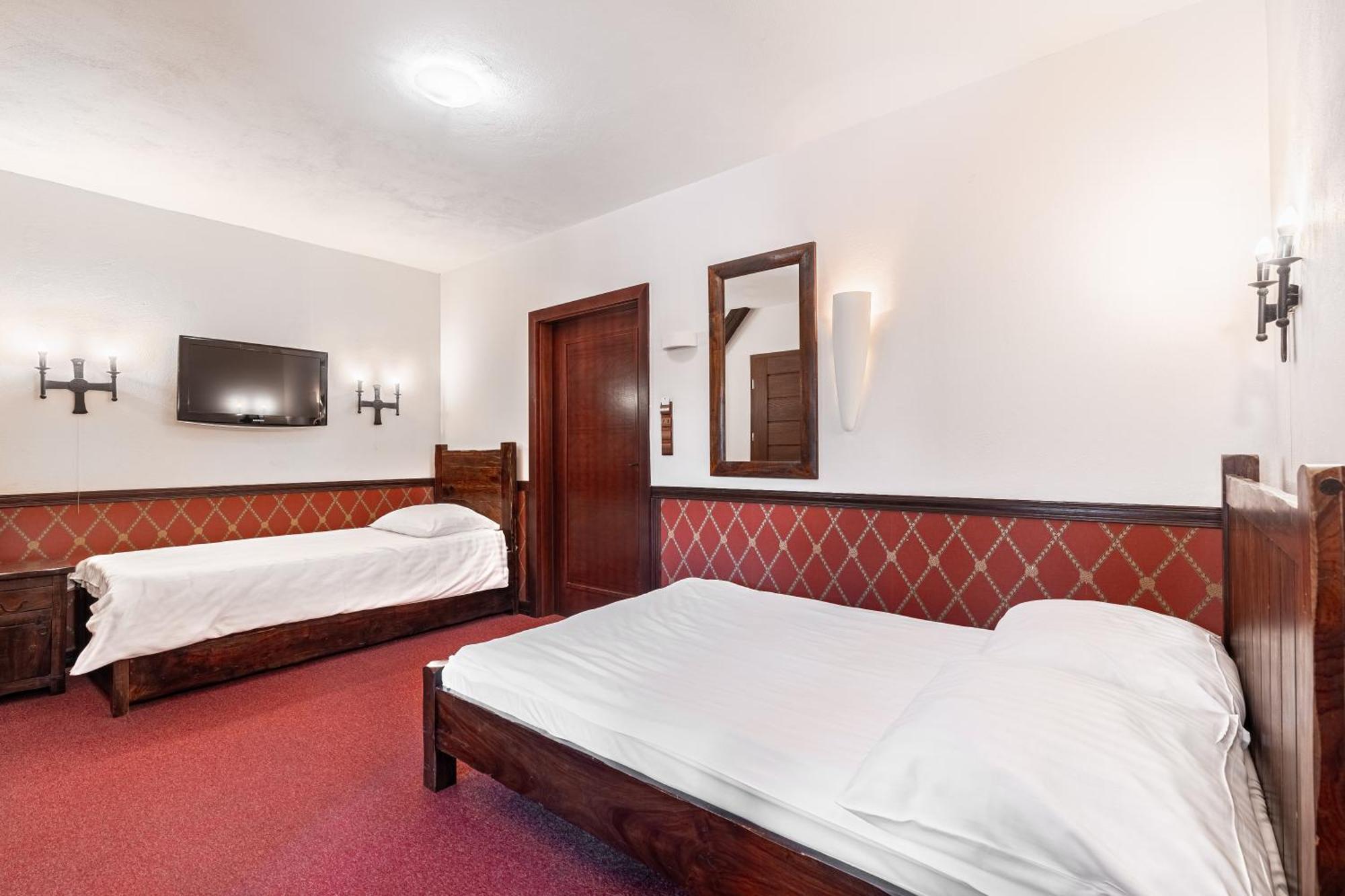 Zamek Uniejow Aparthotel ภายนอก รูปภาพ