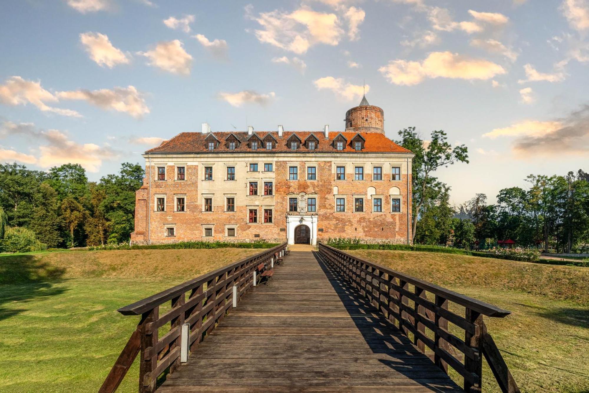 Zamek Uniejow Aparthotel ภายนอก รูปภาพ